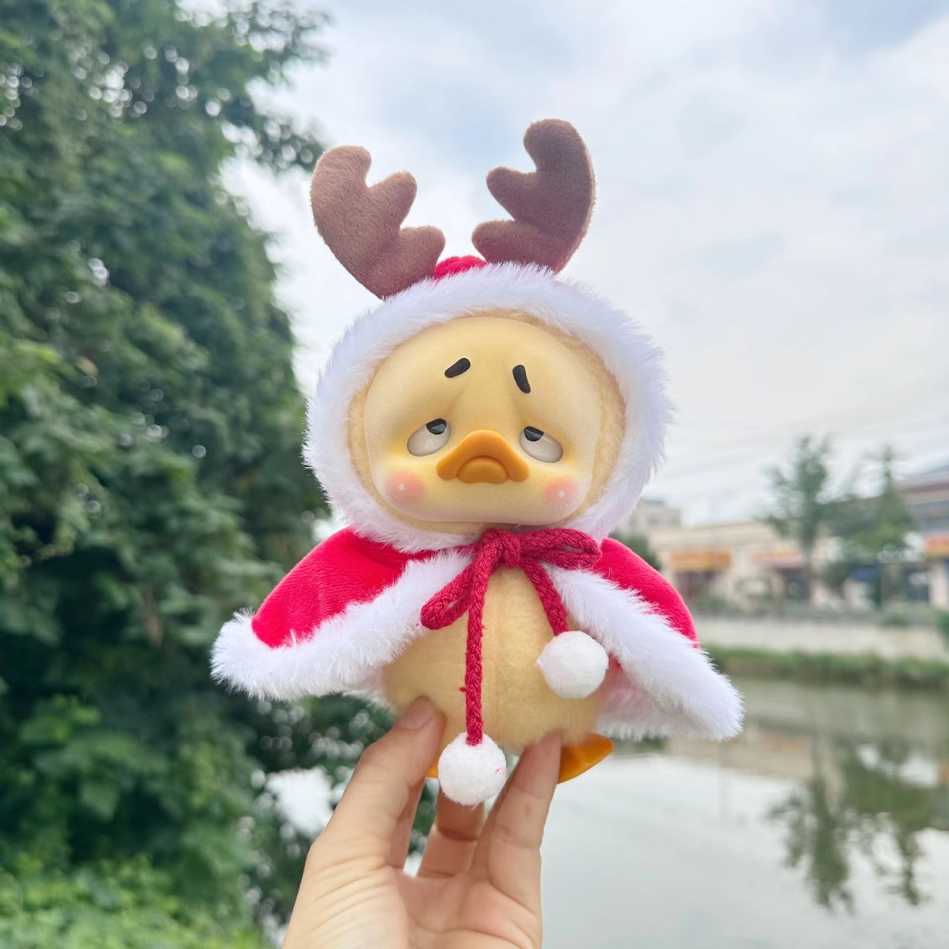 Annoying Duck Doll Clothes Antlers Cloak detail 4
